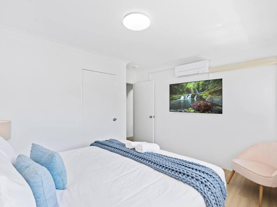 Apartment Beachfront Escape Broadbeach, 2 Bd, Pool , Sleeps 7 Gold Coast